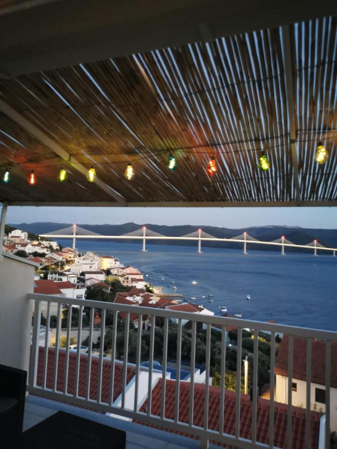 Apartman Sutalo Комарна Екстериор снимка