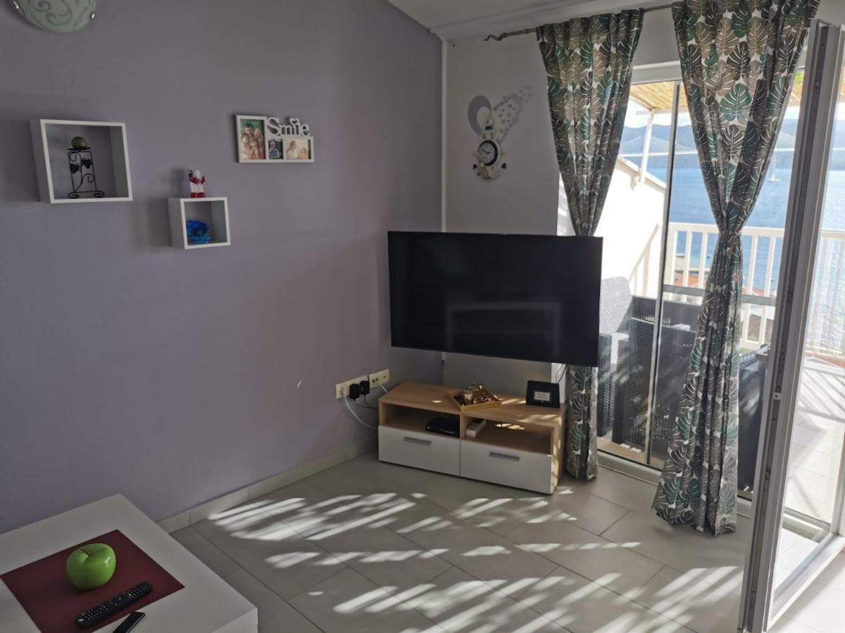 Apartman Sutalo Комарна Екстериор снимка