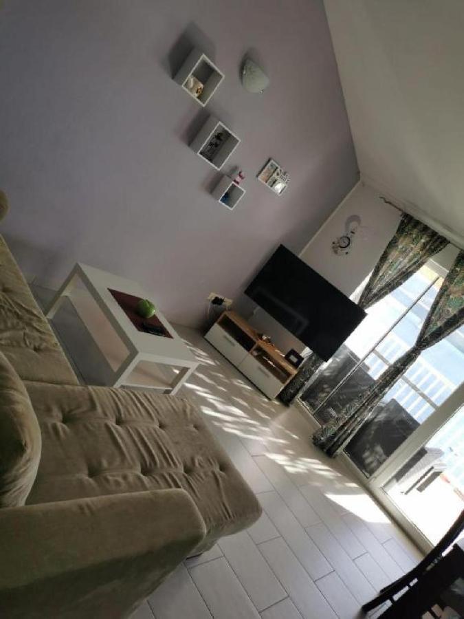 Apartman Sutalo Комарна Екстериор снимка