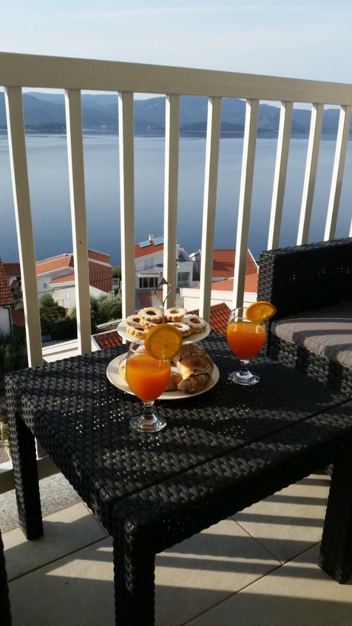 Apartman Sutalo Комарна Екстериор снимка